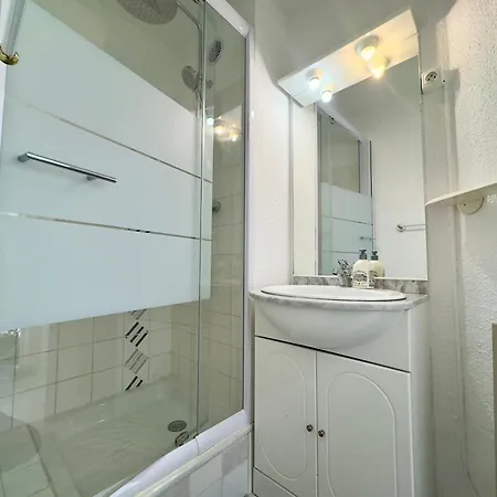 Апартаменты Vogue By Scls Locations